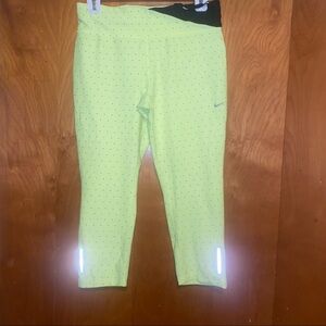𝅺Women Nike neon yellow black running capris size M